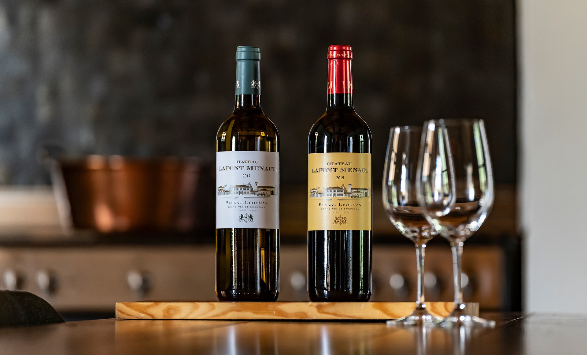 photo bouteilles rouge et blanc